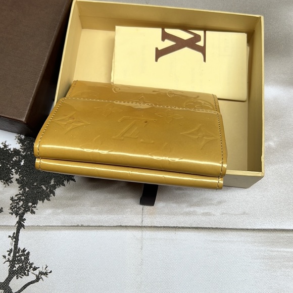 Authenticated Louis Vuitton monogram vernis wallet - LV wallet - Designer wallet - Picture 13 of 17
